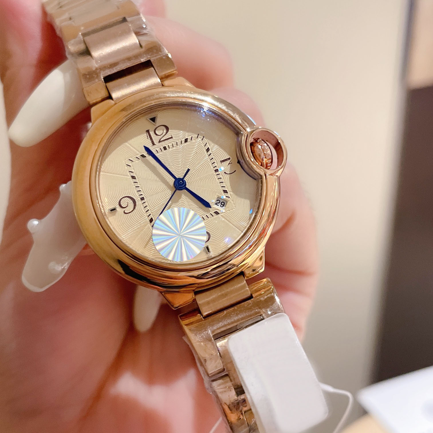 

Women Watch Quartz Movement Bracelet Waterproof 33mm Business Wristband Montre de Luxe Festival Gift, Color2