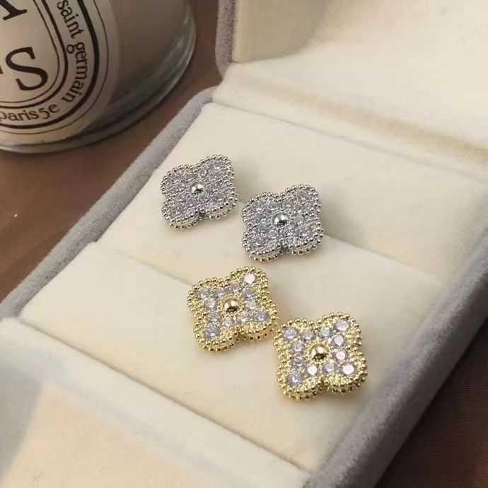 

Designer vann clover earrings Small Fragrant Clover Fashion S925 Silver Needle Red Essential ins Earrings