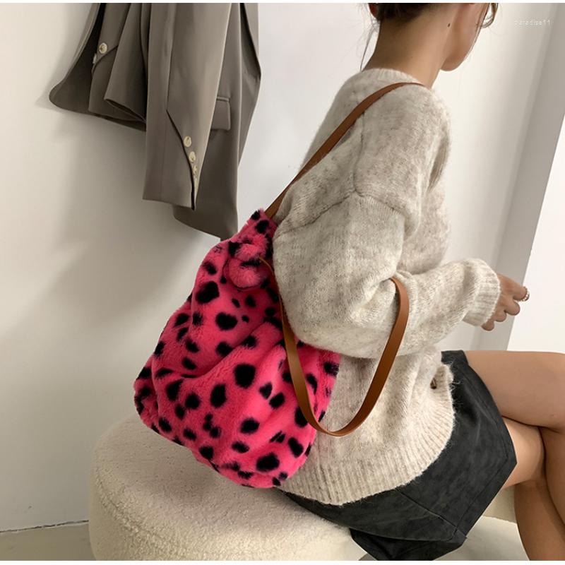 

Evening Bags Winter Women's Soft Plush Shoulder Retro Leopard Pattern Handbag Thick Chain Tote Bag Female Large Capacity Bucket, Brown