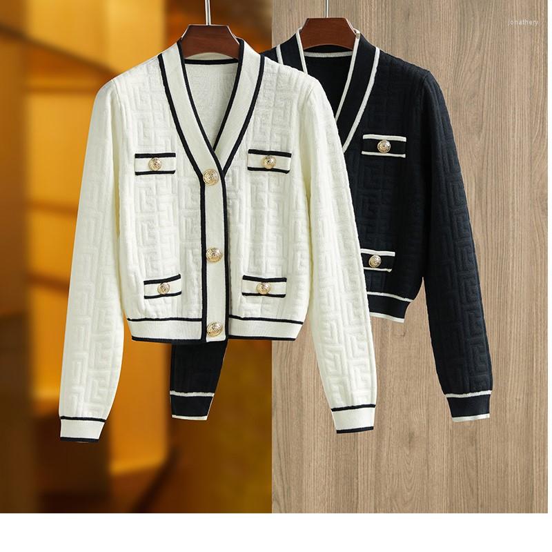 

Women' Knits Black/White Color Quality Woolen Sweater Coat Leisure Design Knitwear Geometrical Pattern Loose Knitting Tops