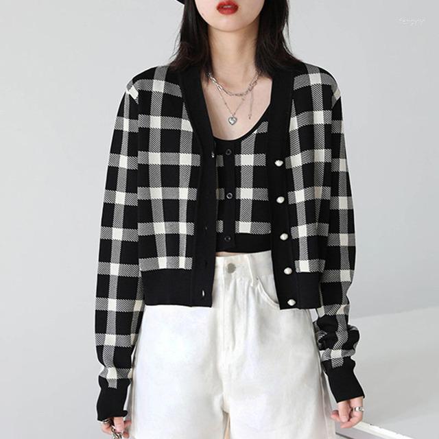 

Women's Knits 2022 Spring Sweater Cardigan Women Autumn Pearl Single Breasted Short Crop Knitted Vest Two Piece Sets Female, Black