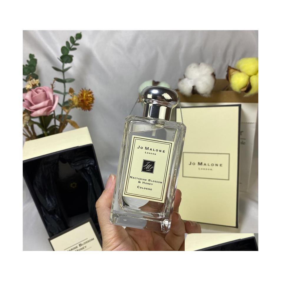 

Car Air Freshener Est Air Freshener Designer Woman Per Men Nectarine Blossom Honey 100Ml Long Lasting Time High Fragrance Capacity C Dhufq
