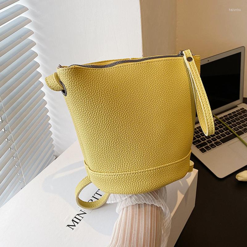 

Evening Bags 2022 Women's Retro Lychee Pattern Shoulder Bag Fashion Net Red Messenger High Quality Trend Candy Color Bucket Women, Black