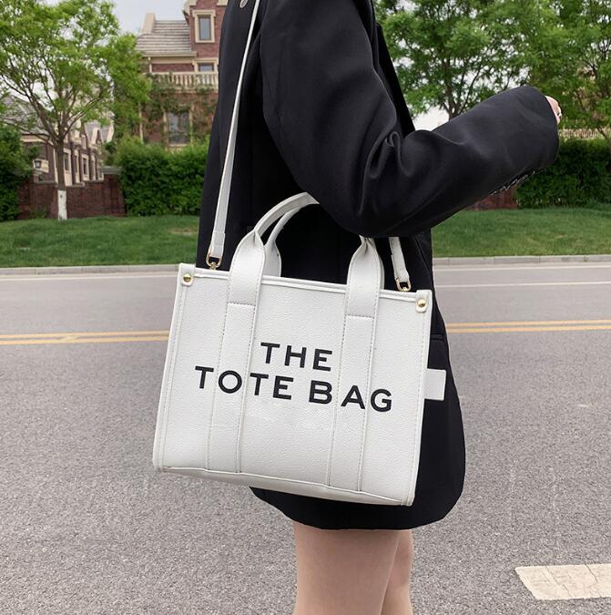 

Marc Jocobs The Tote Bag OP38 Famous Designer Cool Practical Large Capacity Shoulder Handbag Women Great Coin Purse Crossbody 012