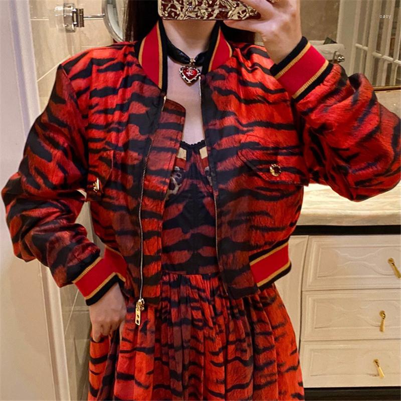

Women' Jackets 2022 Autumn Round Neck Retro Poplin Casual Jacket Coat Big Name Women' Fashion High Street Tiger Print Short Quilted, Red