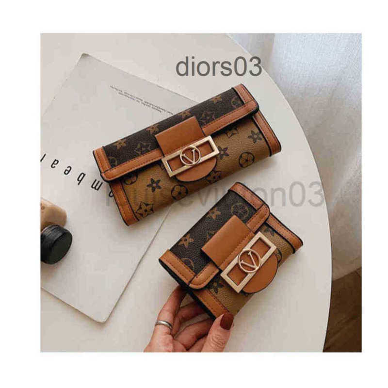 

Designer Leather Card Wallet Womens Mens New European And American Printing Folding Short Fashion Multi Card Long Daughter Hand Bag V Zero Wallet, Yellow short