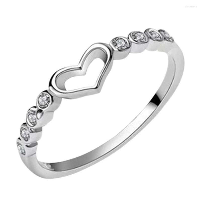

Wedding Rings Gift Engagement Heart Shaped Dating Fashion Lover Jewelry Size 5 Rhinestone Embedded Hollowed Out Women Ring Stylish
