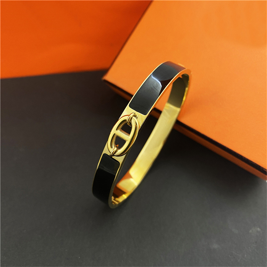

Christmas Gifts Love Charm Bracelet White Gold Cuff Bracelets Designer For Women Stainless Steel Female Bangles Punk Accessories Wedding Fashion Luxury Jewelry