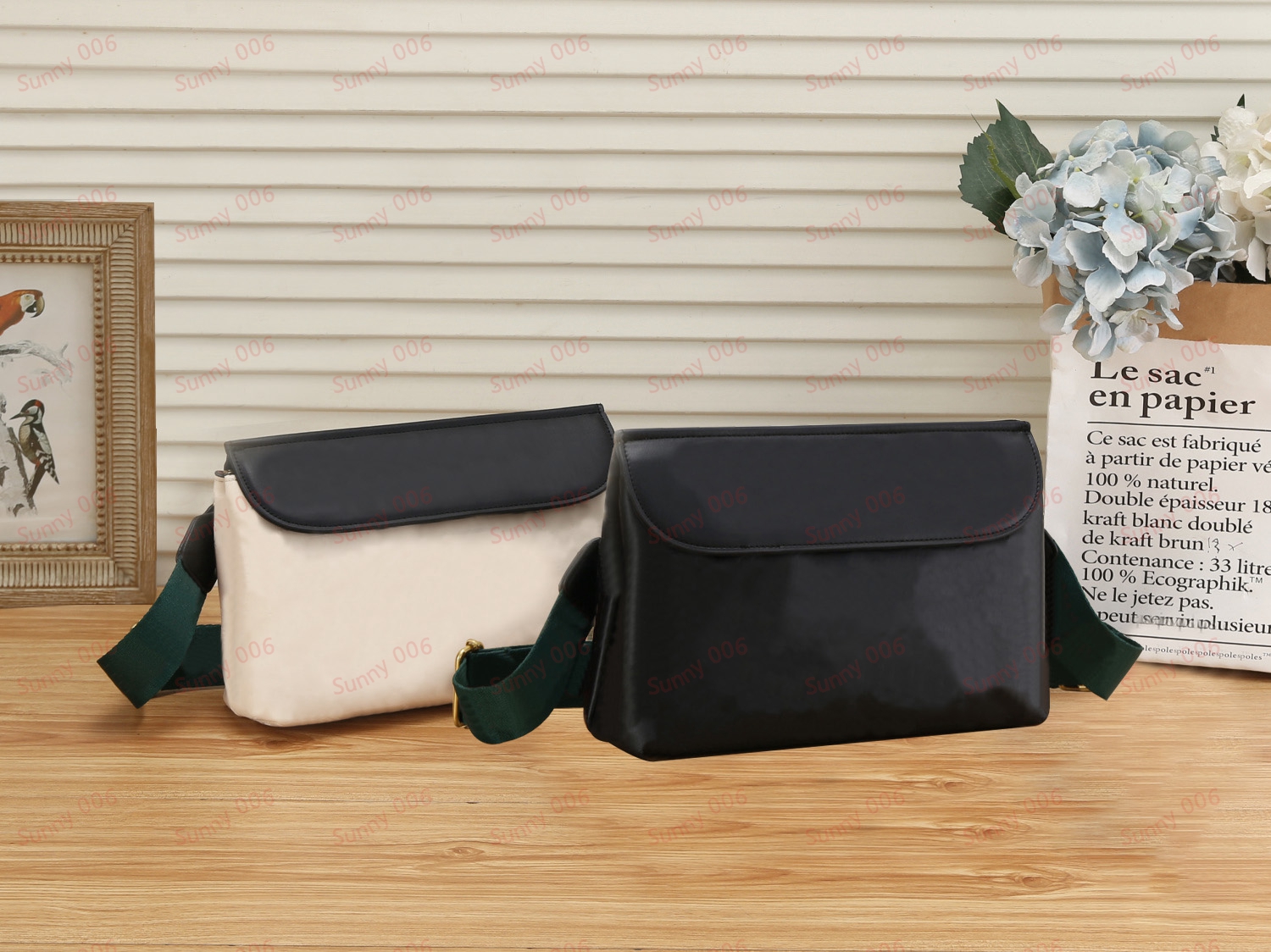 

Strip Shoulder Bag Message Handbags Embossing Designers Bags Snapshot Bag Casual Wide Strap Luxury Camera Cases Card Pockets, White