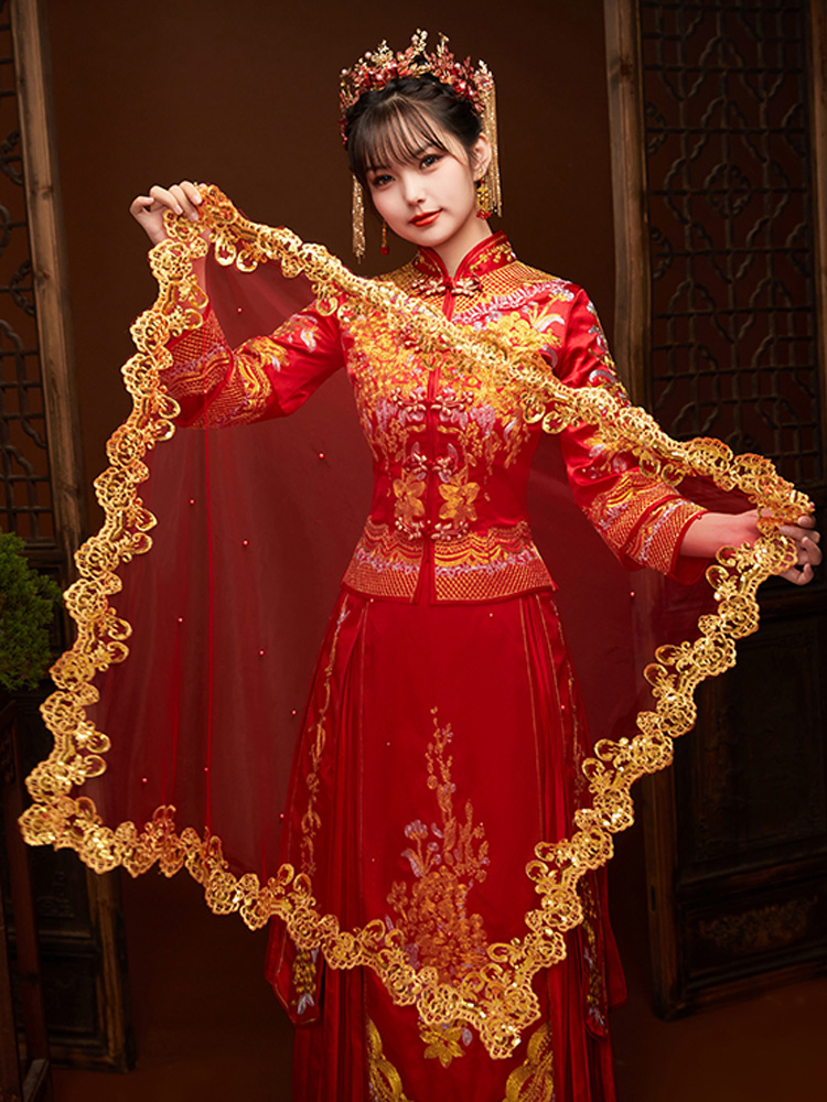 

Sparkling Red Wedding Veil with Gold Embroidery Applique Short Bridal Veils