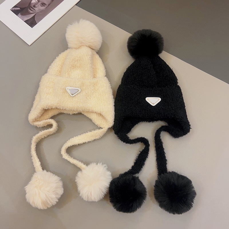 

Designers Hats luxurys beanie bonnet Cycling windshield cap Hairball design temperament hundred take warm hats fashion casual style hat very nice, White