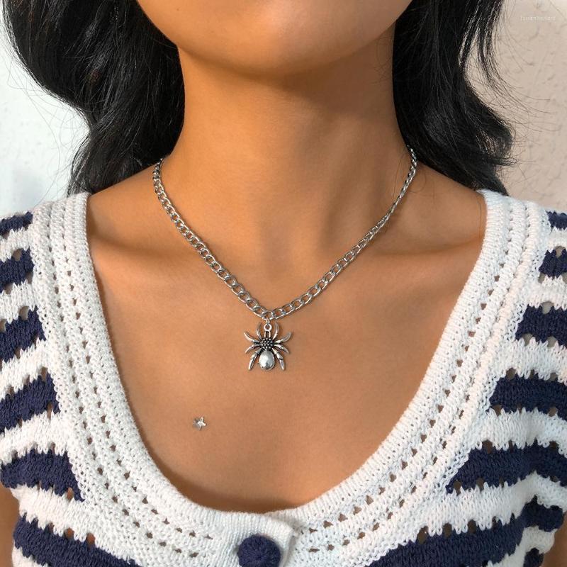 

Choker Silver Color Spider Pendants Halloween Necklace For Women Men Geometric Metal Chain Jewelry Festival Party Gift