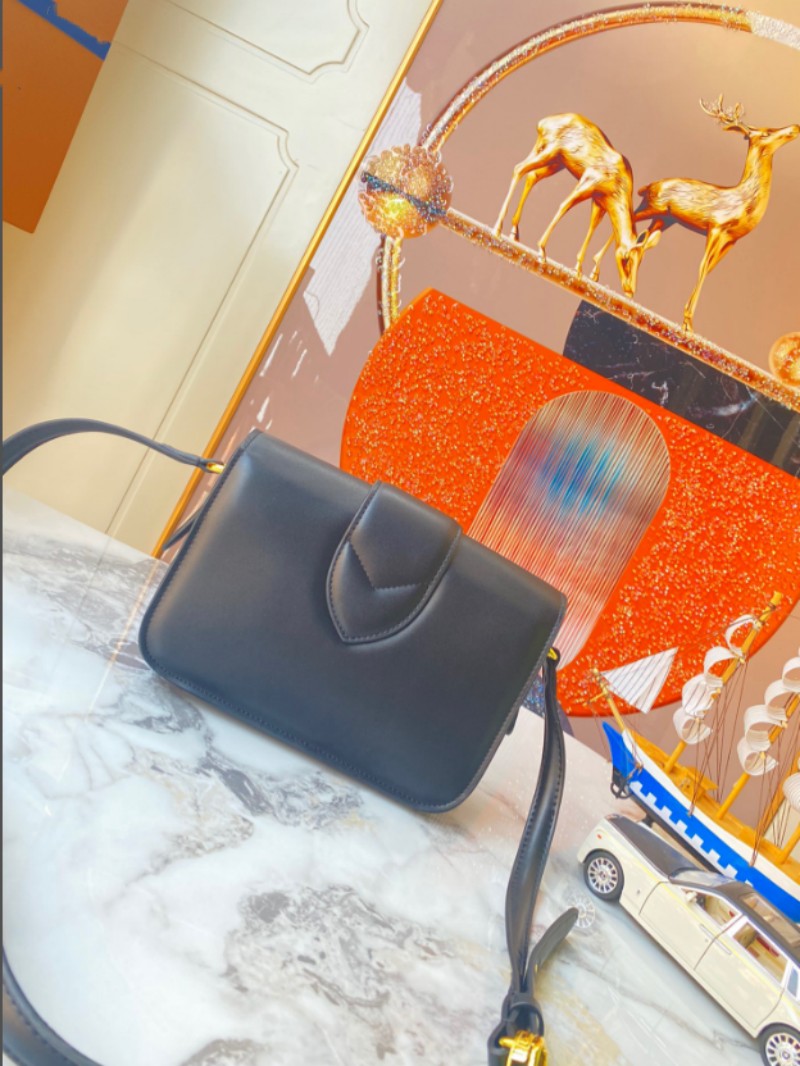 

Luxury designer bag women's handbag messenger bag women's purse simple and versatile leather mailman handbag style, Black