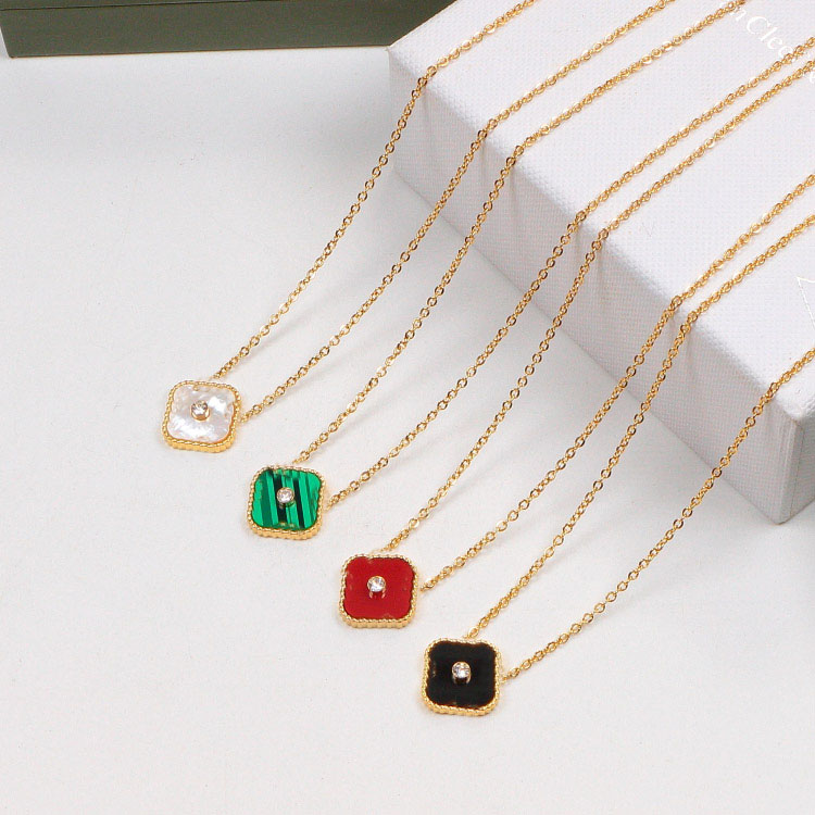 

Pendant Necklaces Sterling Silver Necklace Agate Four leaf Grass Pendant Fashion Neckchain Headwear Collar Chain Women Versatile men's jewelry