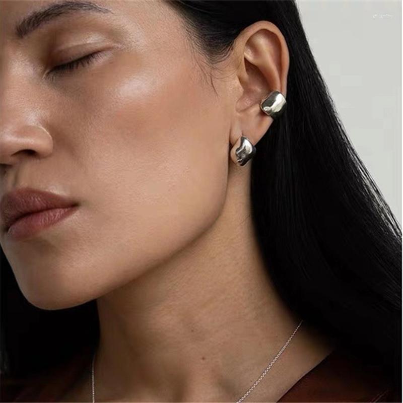 

Backs Earrings AOMU 2022 1pcs Retro Minimalist Smooth Metal Ear Bone Clip Earring Female Simple Personality Fashion No Pierced Jewelry Gift