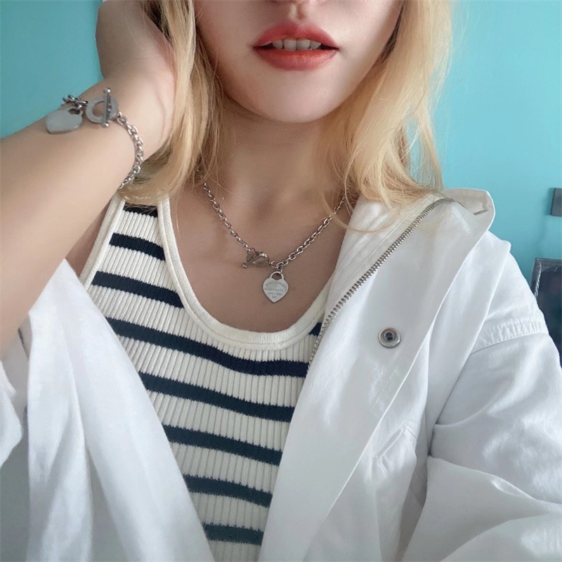 

Designer Jewelry Heart Pendant Charm Bracelets Gold Love Necklace Women Rings Bracelet Bangles Luxury Pendants Titanium lovers chain