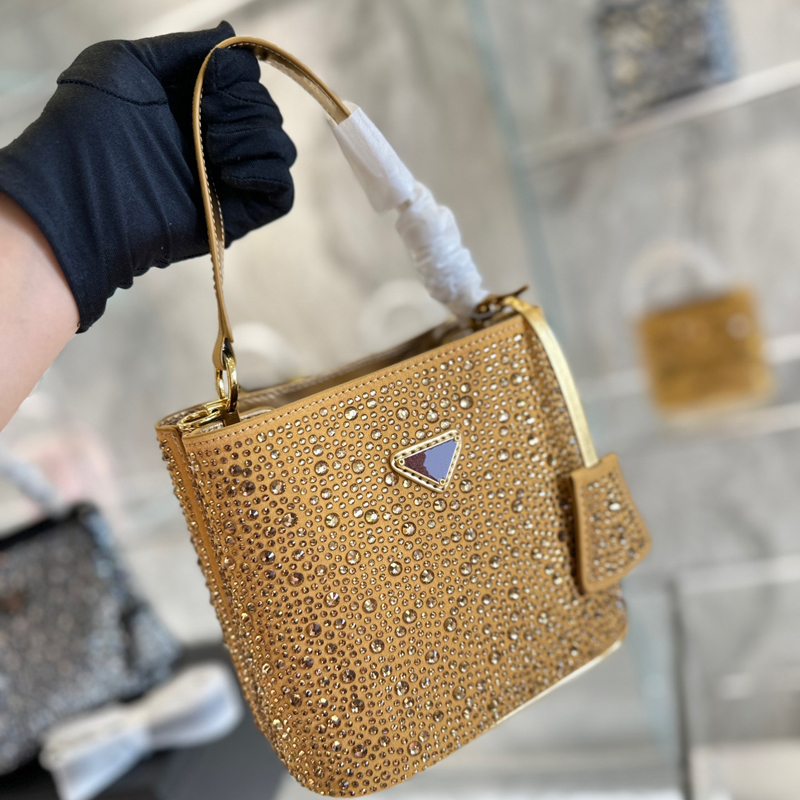 

Rhinestone Drawstring Bucket Bag New Designer Women Shoulder Bags Diamante Crystals Crossbody Designers Purse Womens Handbags D2212083F, Gold