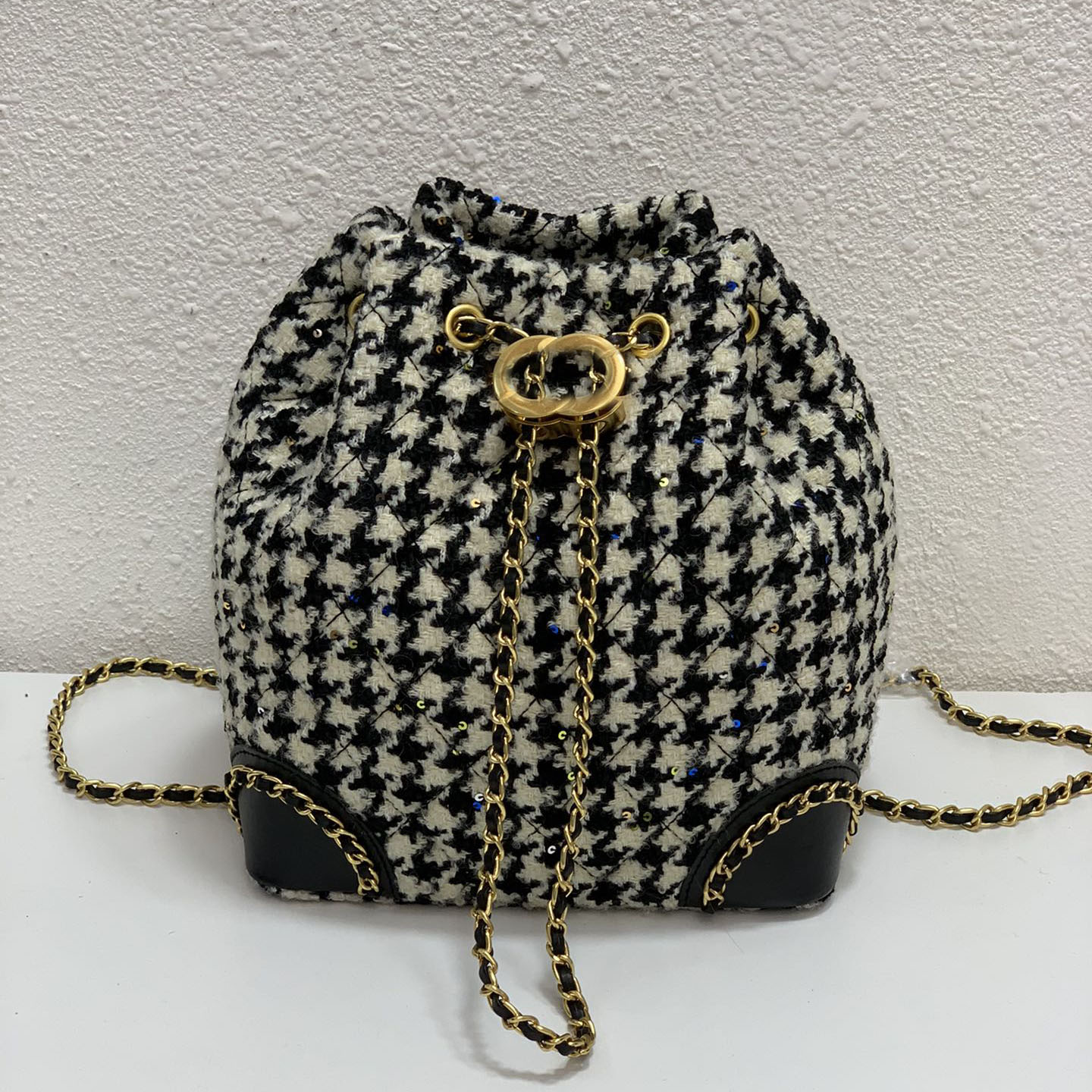

Designer Houndstooth Womens Fashion Backpack Tweed Quilted College Bags Metal Hardware Drawstring Bucket Crossbody Shoulder Large Capacity Satchels 20x24CM, Box