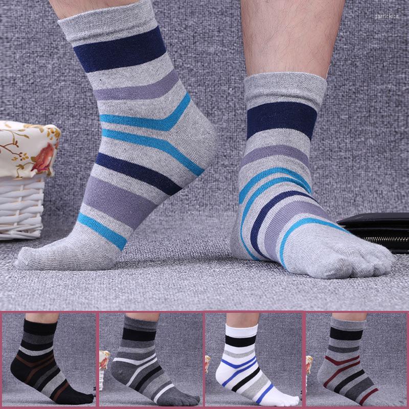 

Men's Socks 5 Pairs Lot Cotton Striped Toe Men Fashion Crew Five Fingers Male Brand Casual Colors Socken MKF001, Black