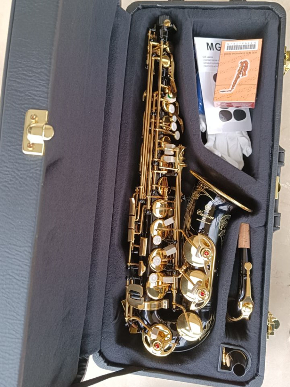 

Japan Brand New Black YAS-82Z Alto Saxophone E-Flat Gold Plated Key Professional Sax With Mouthpiece Leather Case and Accessories Music Instrument
