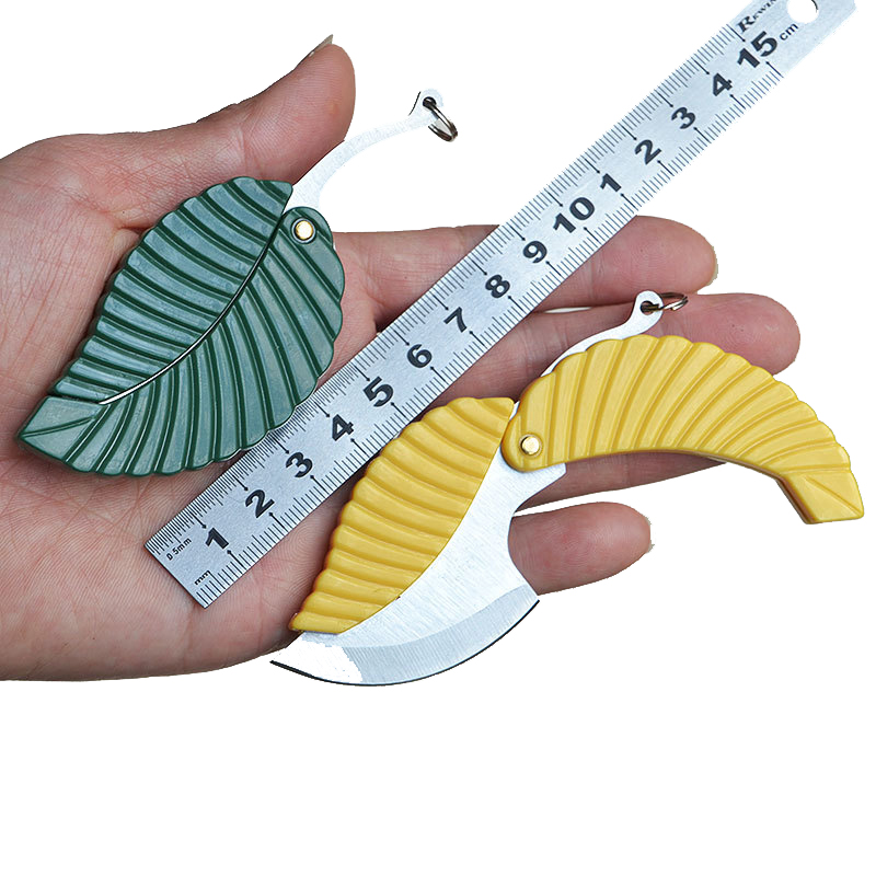 

Mini Leaf Folding Knife Keychain Party Favor Pendant Portable Outdoor Camping Pocket Knives Survival Tool 2 Colors