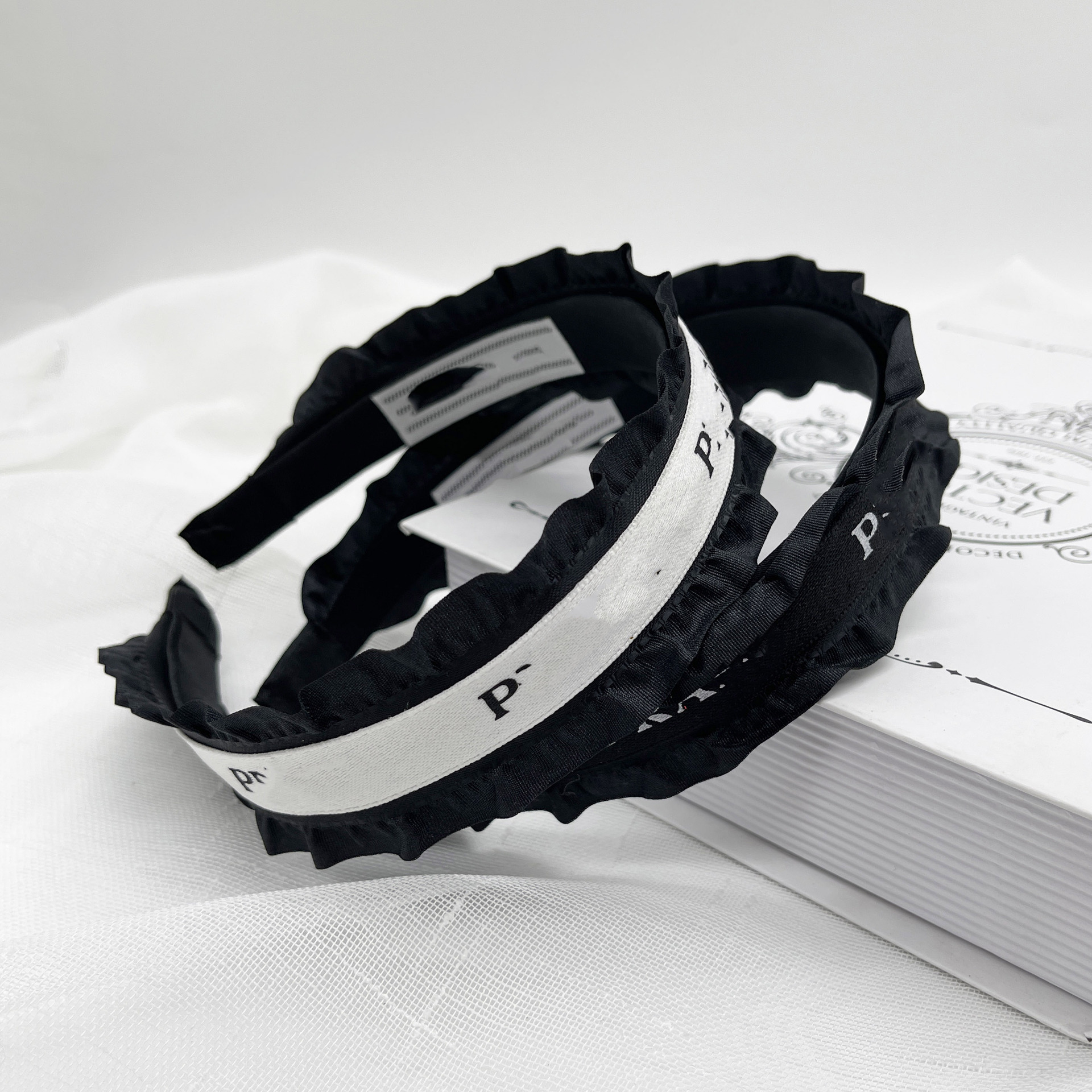 

Simple Classic head scarf Fashion Designer Headband Letters Vintage Headband Wide Edge Fabric Hairpin Love Girl Headwear High Sense Gift, Black hairpin