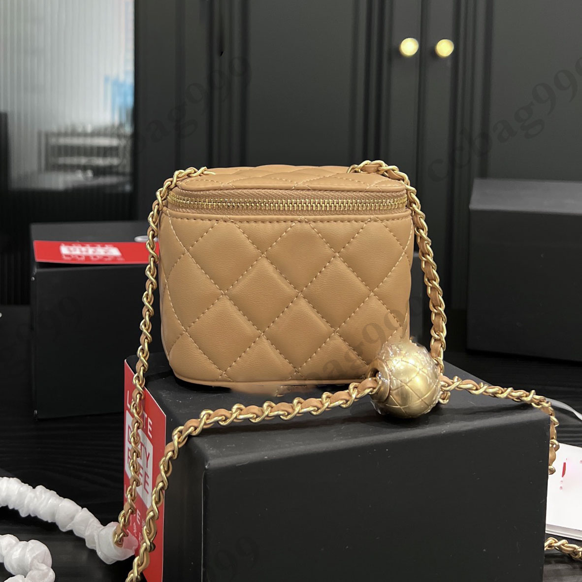 

Classic Mini Vanity Cosmetic Bags Top Sheepskin Plaid Quilted Gold Beads Hardware Chain Zipper Lipstick Wallets Designer Women Cross Body Purse Box Bag 10x8CM, Red