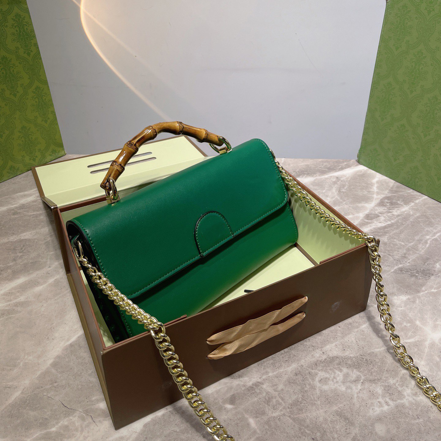 

Celebrity same designer bag bamboo handle design retro style fashion ladies shoulder can slant across the chain bag and free box, White 26cm