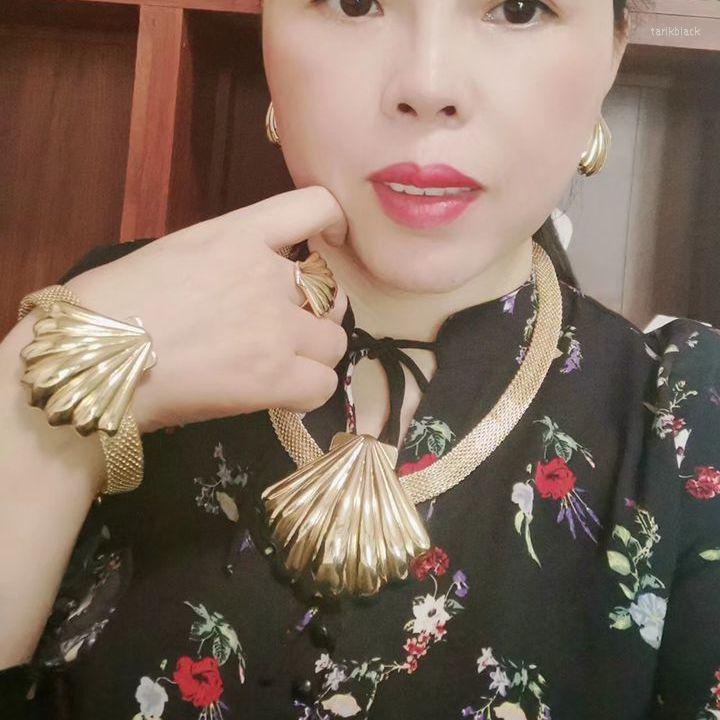 

Necklace Earrings Set 2022 Selling Brazilian Dubai Italian Gold Plated Jewelry Women's Wedding Party Banquet Big Pendant FHK13721, Picture shown