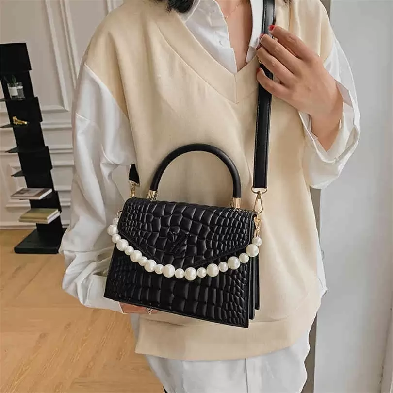 

winter pearl chain hand fashionable and exquisite bag shoulder diagonal bag 65% Off handbags store sale, Black