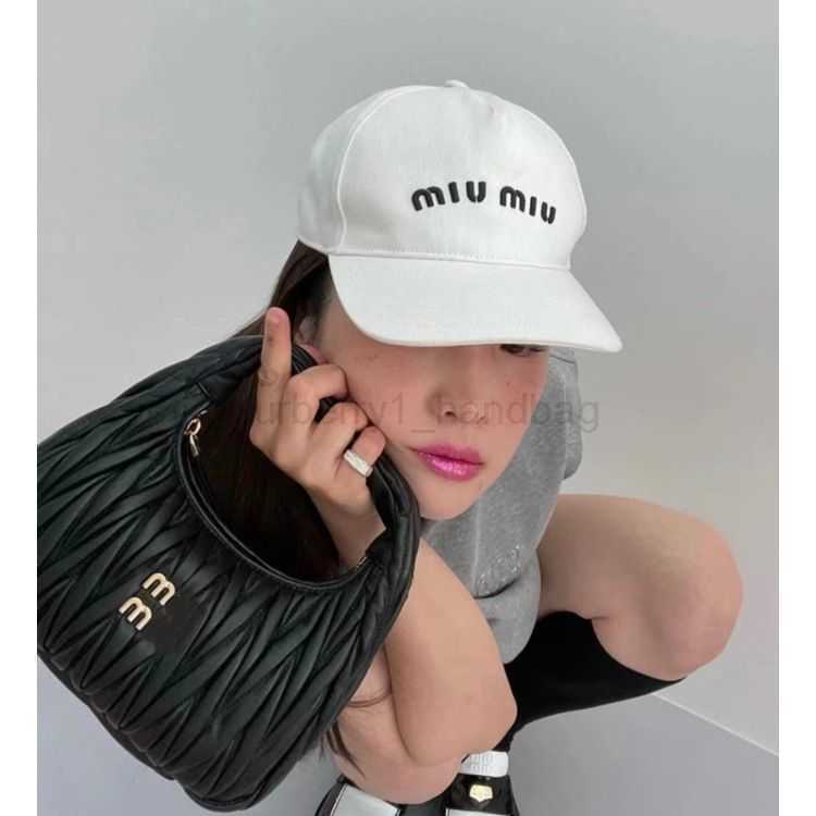 

Designer Bag Mimius Miu Cloud Little Sheepskin Pleated Pillow Underarm One Shoulder Crossbody Handbag Female Classic Mu Hairy Bags 43YE, Black