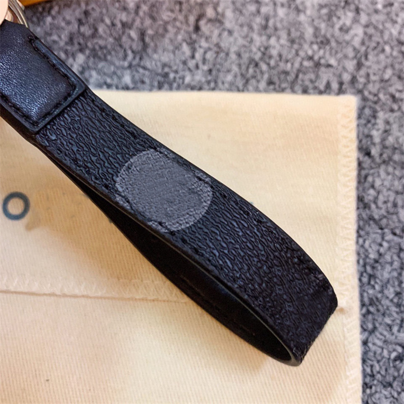 

Luxury Car Keychain Bag Pendant Charm Jewelry Key Holder For Men Gift Fashion Leather Metal Designer Key Chains Accessories