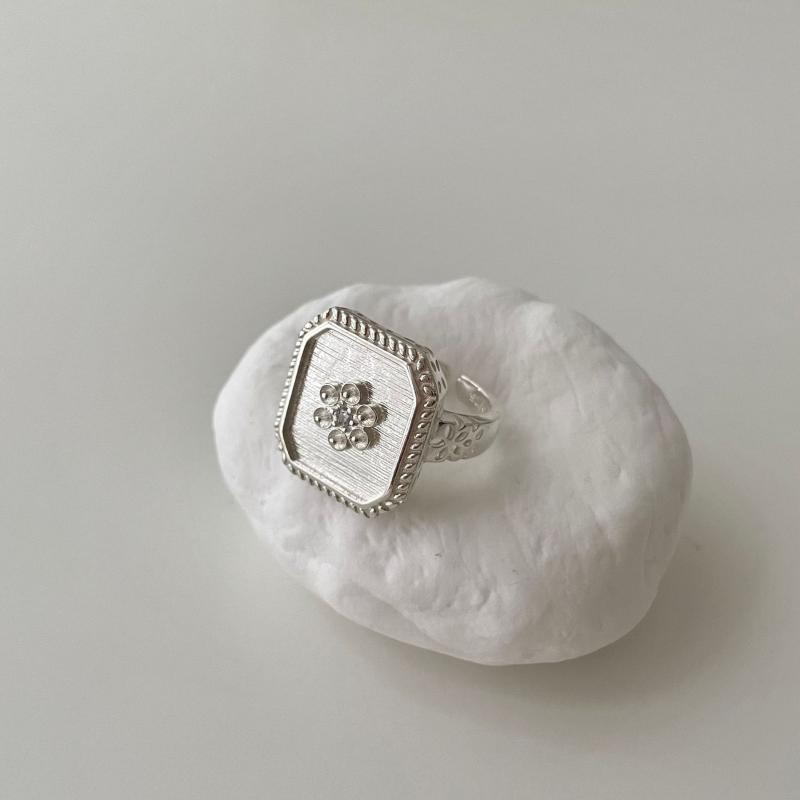 

Cluster Rings SHANICE 925 Sterling Silver Love Design Sense Ins Net Celebrity Personality Incomplete Flowers Female Index Finger Ring