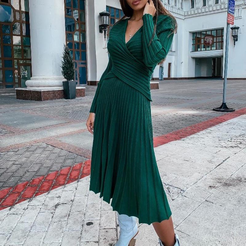 

Casual Dresses Vintage Elegant Sexy Pleated Knitted Sweater Dress Women Autumn Winter Long Sleeve Midi Black Vestidos 2022