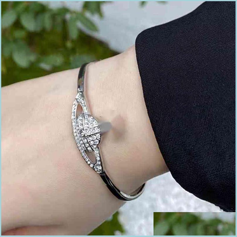 

Bangle Selling Vivi Bracelet Tide Brand Vw Classic Fl Diamond Open Bracelets Punk Hip Hop Accessories High Quality Jewelry Valentine Dh6Qx