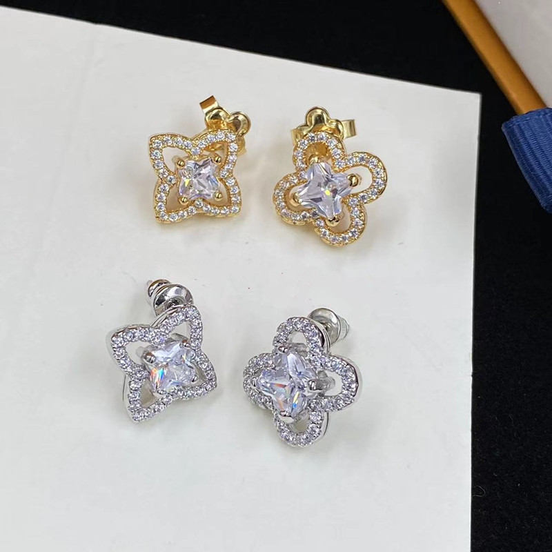 

With BOX Classic Designer Stud Earrings For Woman Designer Ear Studs Diamond Gold Silver Color Birthday Gift Jewelry 2 Styles