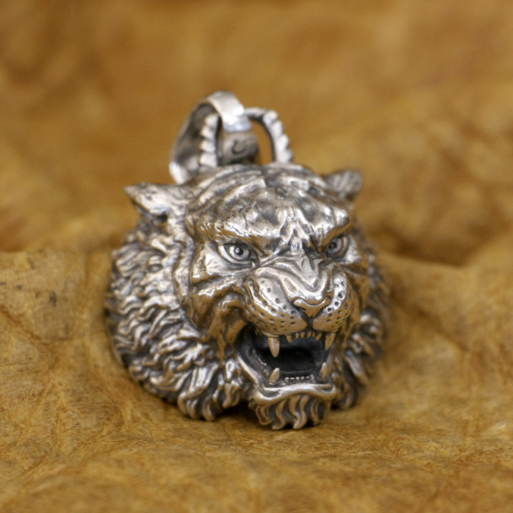 

LINSION 925 Sterling Silver King of Tiger Pendant Biker Punk Jewelry TA397