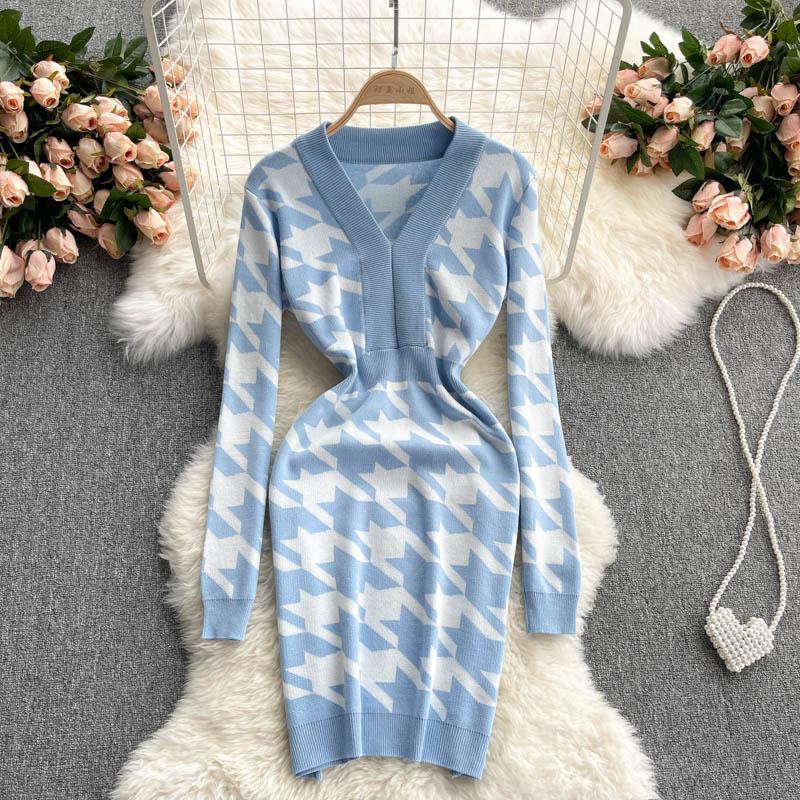 

Casual Dresses Autumn Knitted Dress V-neck Long-Sleeved Slim Thin Fit Bodycon Female Chic Fashion Elegant Office Package Buttocks, Black