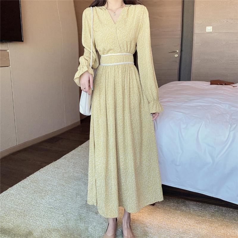 

Casual Dresses Spring And Autumn Gentle Versatile V-neck Retro Floral Medium Length Chiffon Dress For Women, Beige