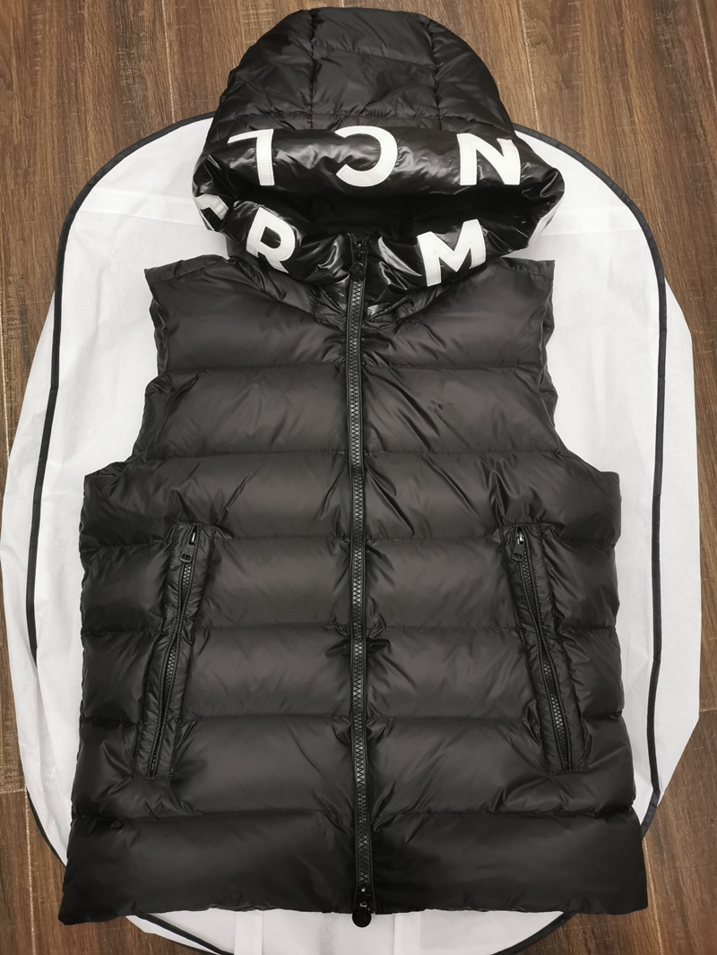 

Designer Monclair Mens Down Jackets Parkas Luxury Monler Montbeliard Hoodie Black Blue White Goose Top High Quality Man Winter Famous Name Brand Outdoor Coats015