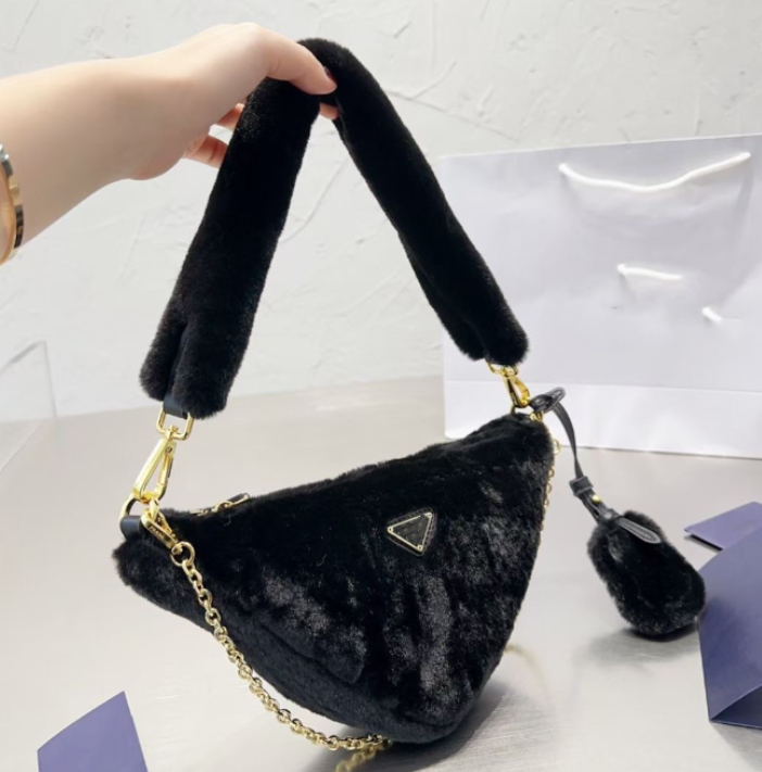 

New Autumn and Winter Plush Triangle Bag Underarm Bags Internet Celebrity Shoulder Handbag Classic All-Match Inverted Triangle Logo, Black
