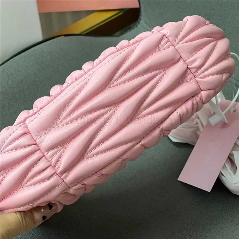 

Designer Bag miu Mimius Miu Cloud Little Sheepskin Pleated Pillow Underarm One Shoulder Crossbody Handbag Female Classic Mu Hairy Bags JKVR HIZ6, Powder