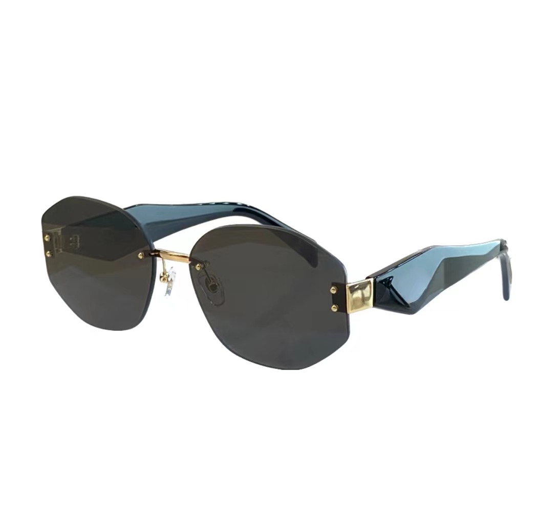

Designer Fashion Sunglasses For Woman Classic Eyeglasses Goggle Oversized Outdoor Beach Irregular Sun Glasses 20S