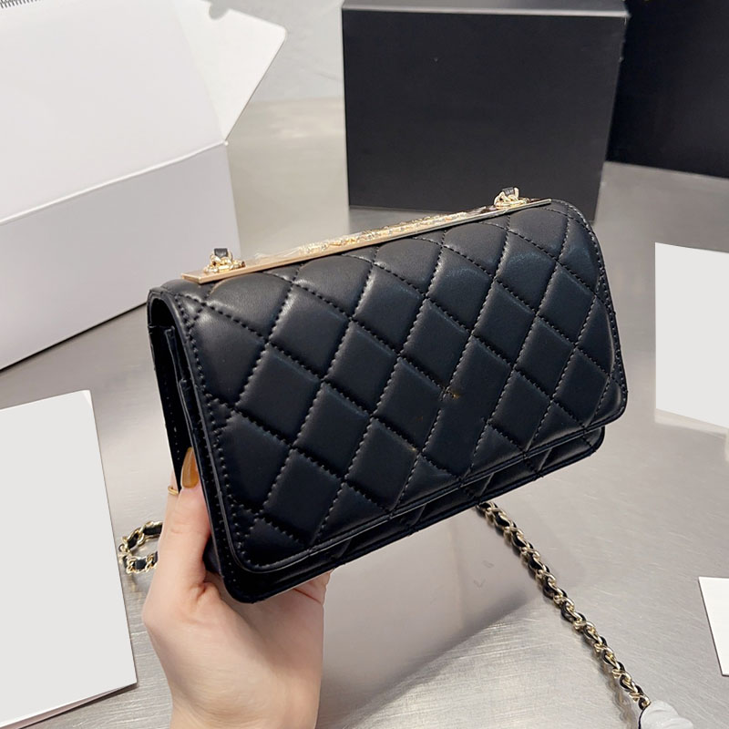 

Ladies Trendy Classic Mini Flap Quilted Shoulder Bags Lambs Wallet With Gold Metal Hardware Matelasse Chain Crossbody Shoulder Card Holder Designer Handbags 20CM, Box