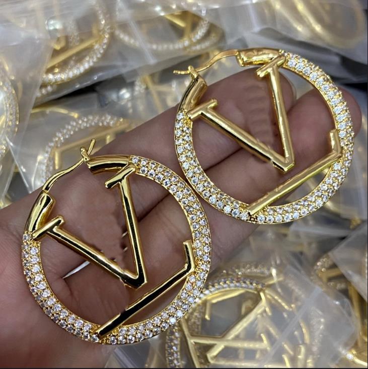 

New designed women Silver Dangle Round Earring V Letter with Diamonds Brass 18K Gold plating ladies Earrings studs Designer Jewelry LE-1aH