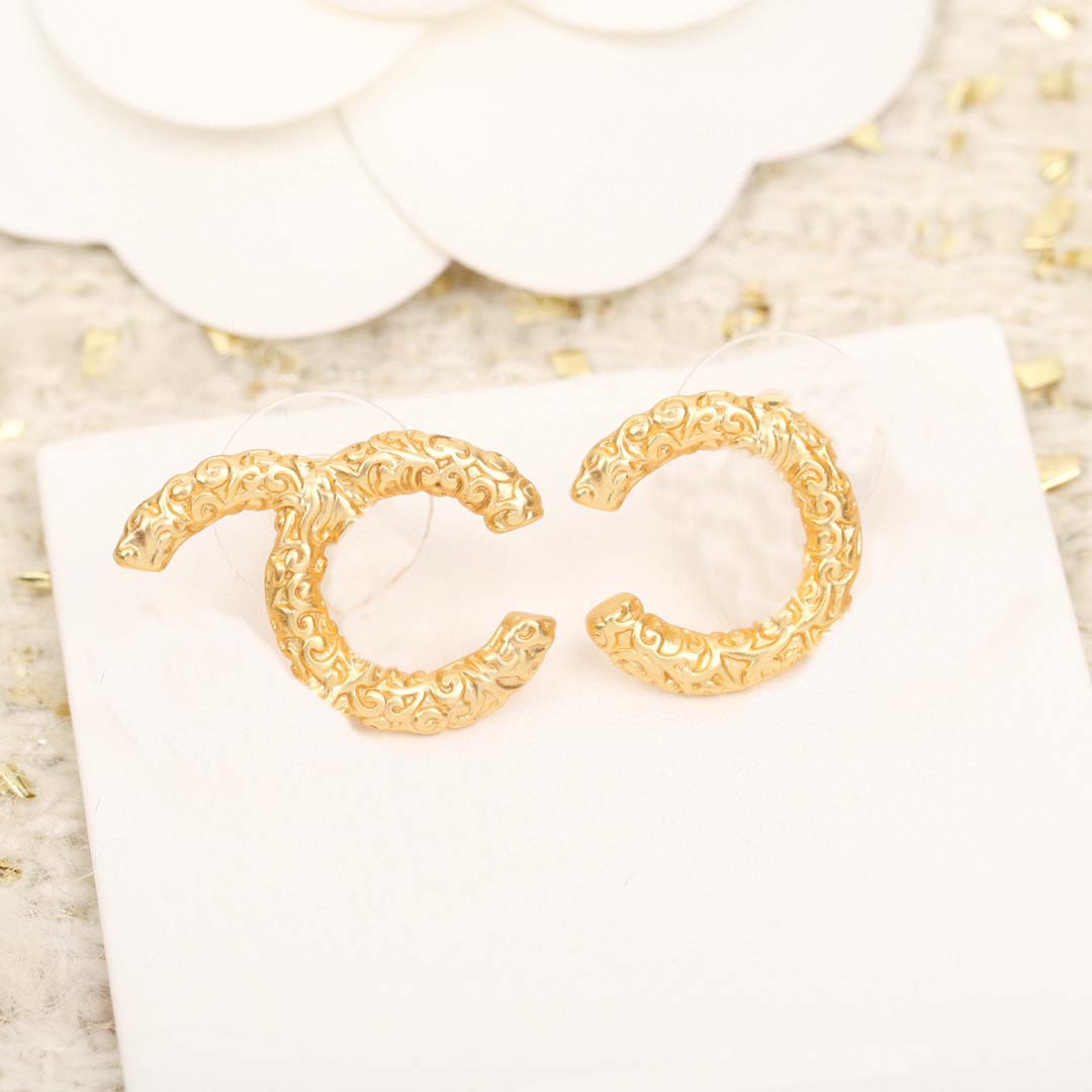 

2023 Luxury quality charm simple design stud earring in 18k gold plated have box stamp PS7395A