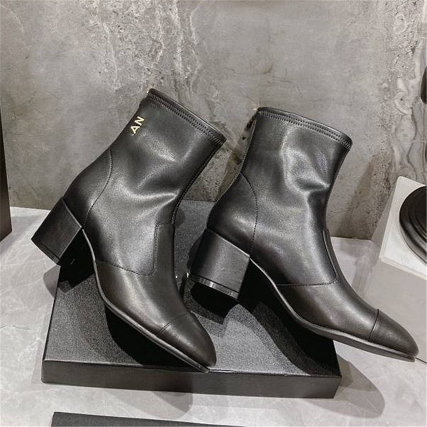 

Luxury Design Boots Fashion Channel Women Retro Decoration Winter Warm Snow Non slip High Heel Martin Knight Tassel Casual Socks Boots 08-020
