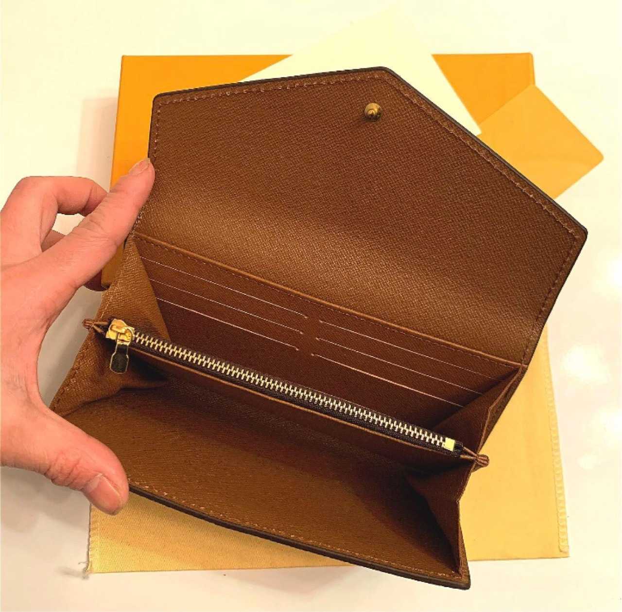 

Brand Wallets designer design Women's wallet classic layered long button inside Rectangular card zero purse hand, Reading