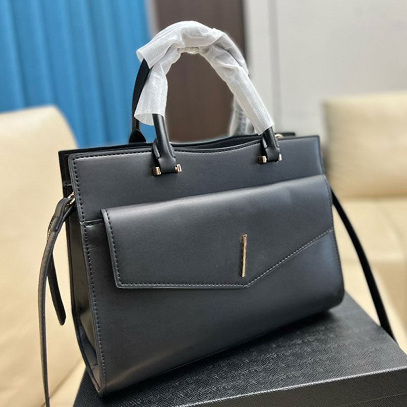 

Shopping Bag Large Capacity Tote Bags Women Shoulder Purse Fashion Letter Hardware Smooth Leather Removable Shoulder Strap Zipper Open Lady Handbag, Black