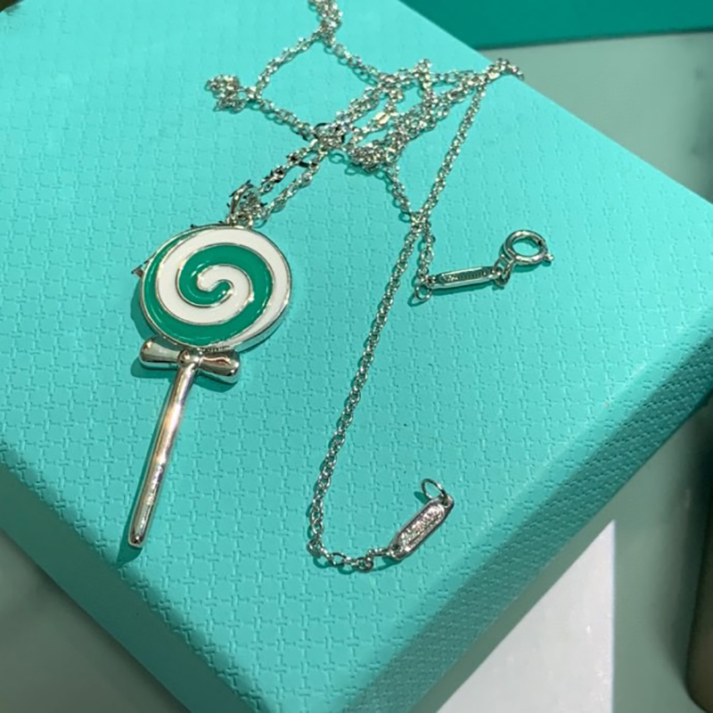 

Designers necklace luxurys jewelry pendant necklaces Elegant Lollipop design versatile trendy style Christmas Valentine Day jewelrys very good